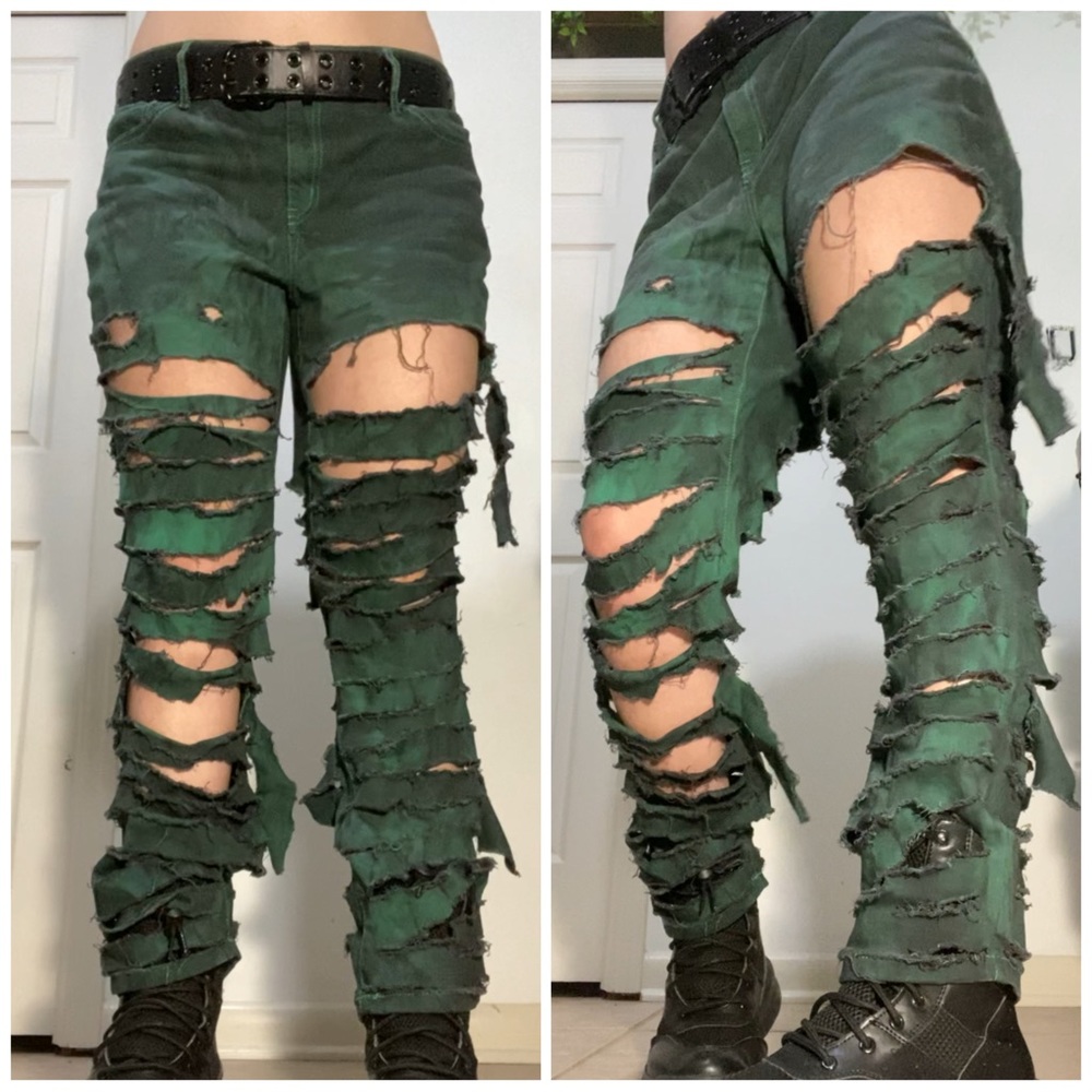 SOLD - D.I.Y Tie Dye Extremely Distressed Jeans - Picture 1 of 8